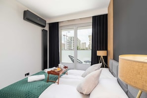 1 bedroom, iron/ironing board, WiFi, bed sheets - Stylish Apartment with Balcony | Parking | Close to the Park (Kraków)