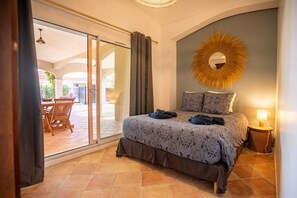 3 bedrooms, iron/ironing board, travel crib, free WiFi