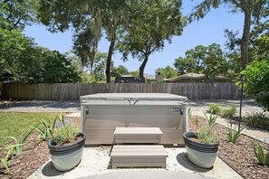 Bain à remous extérieur