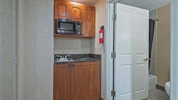 Microwave, stovetop, coffee/tea maker