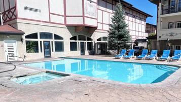 Innenpool, beheizter Pool