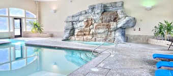 231 | Swiss-Inspired 2Q Suite in Midway + Pool