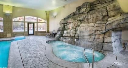 231 • 4-Star Zermatt Resort Double Queen Suite