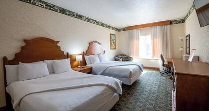 231 | Swiss-Inspired 2Q Suite in Midway + Pool