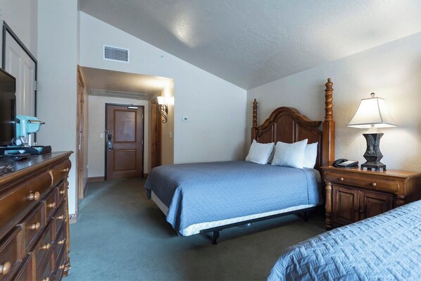 2 bedrooms, desk, free WiFi, bed sheets