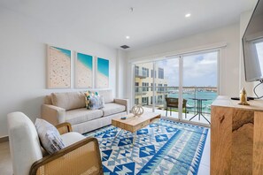 Smart TV - NEW Modern Apartment in Oceanfront Luxury Condo in Aruba! (Oranjestad)