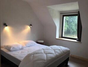 3 bedrooms - Longère Jardin Piscine et vue - Logement 1 (Locoal-Mendon)