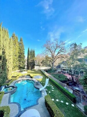 Alberca al aire libre 