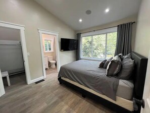 2 habitaciones, escritorio, tabla de planchar con plancha y wifi gratis 