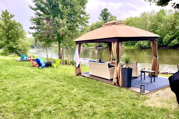 Cabana overlooking the water