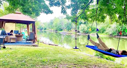 Riverfront Cottage and Cabana. 3-bedroom, 2 bath on the Lazy, Great Chazy, River