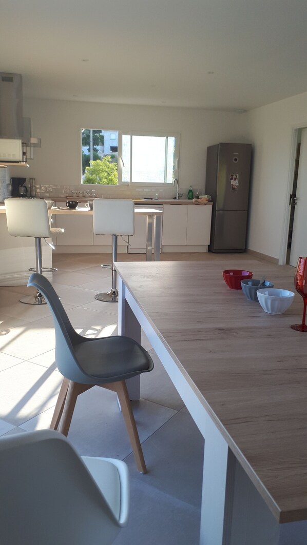 Dining - PRETTY VILLA, independent, close to the beach, the mountains, the shops! (VENTISERI)