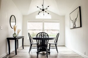 Dining - "Trail Leader" Newly Remodeled Single Family Home (Moab)