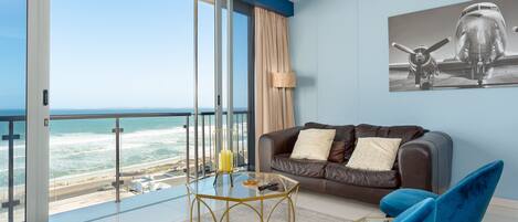 Comfort Apartment | Living area | 48-inch flat-screen TV with cable channels, TV, Netflix