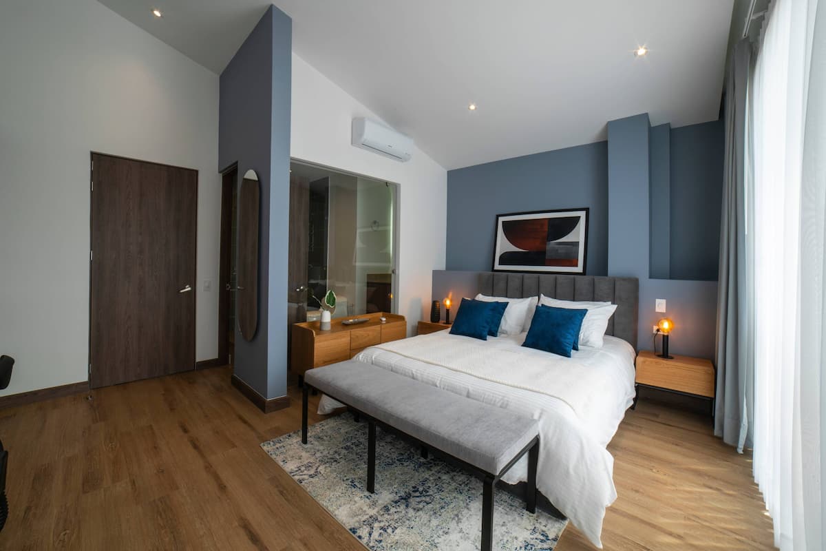 Luxury Apartment (502) | 1 bedroom, in-room safe, blackout drapes, iron/ironing board