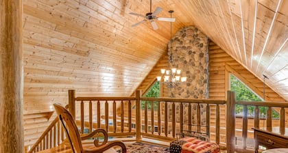 Riverfront cabin with a dock, kayaks and a canoe - firepit and water views
