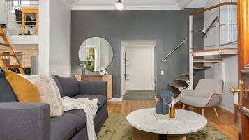 Luxury Apartment | Living area | Flat-screen TV, Netflix, streaming services