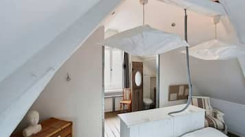 4 bedrooms, free WiFi