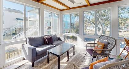 Waterfront home with dock, deck, firepit, grill, kitchen & wet bar