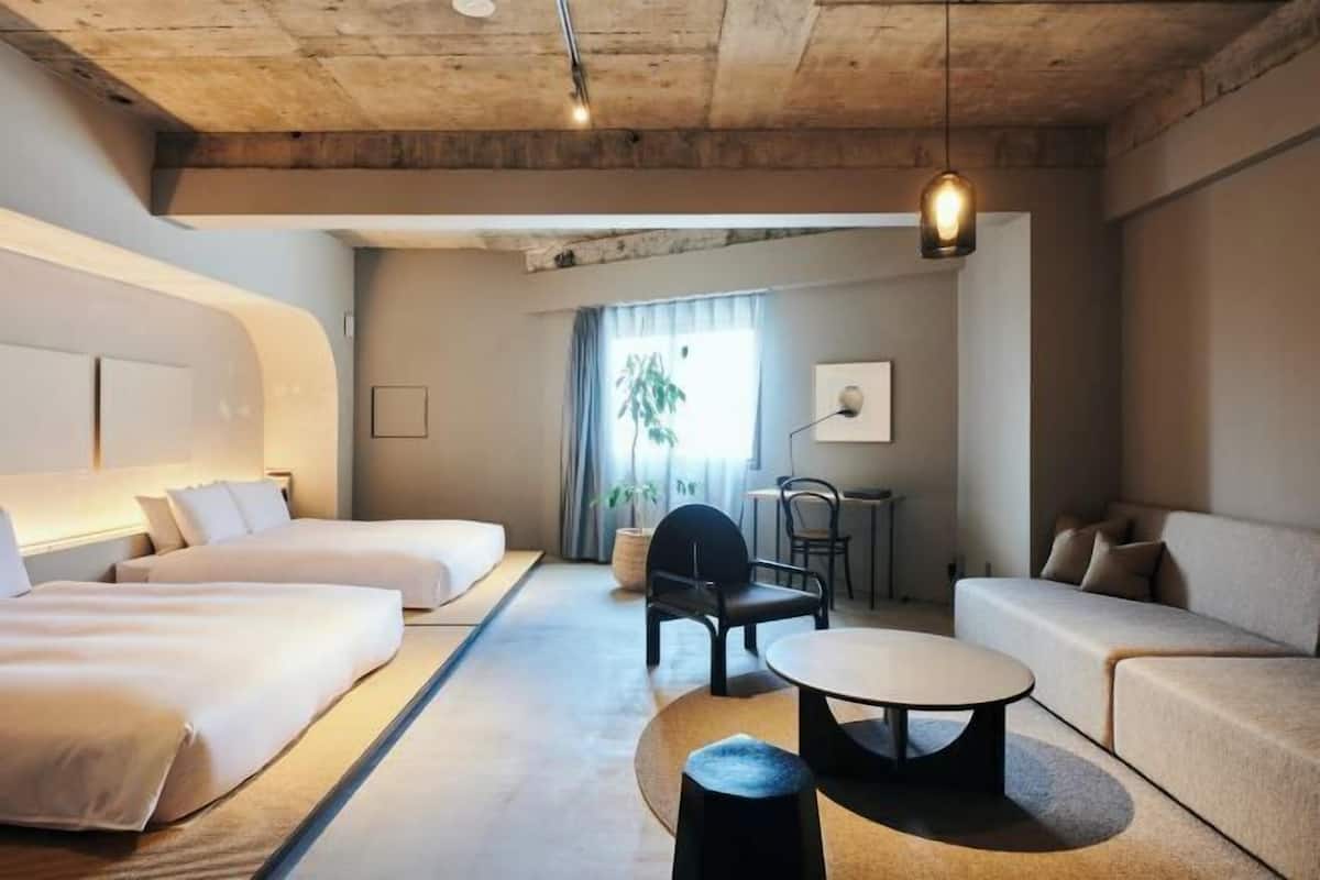 In-room safe, free WiFi, bed sheets