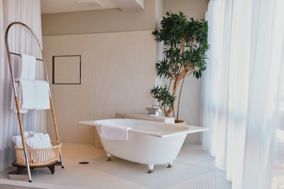Bathroom | Free toiletries, hair dryer, slippers, bidet