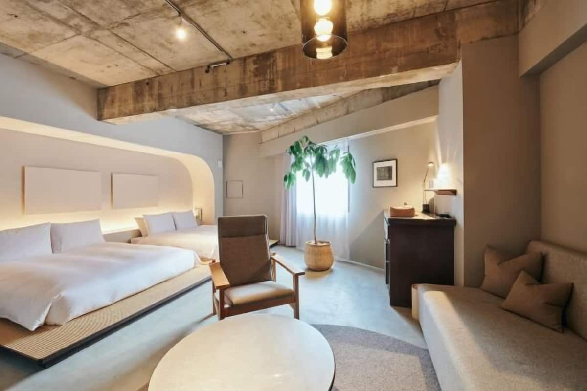 In-room safe, free WiFi, bed sheets