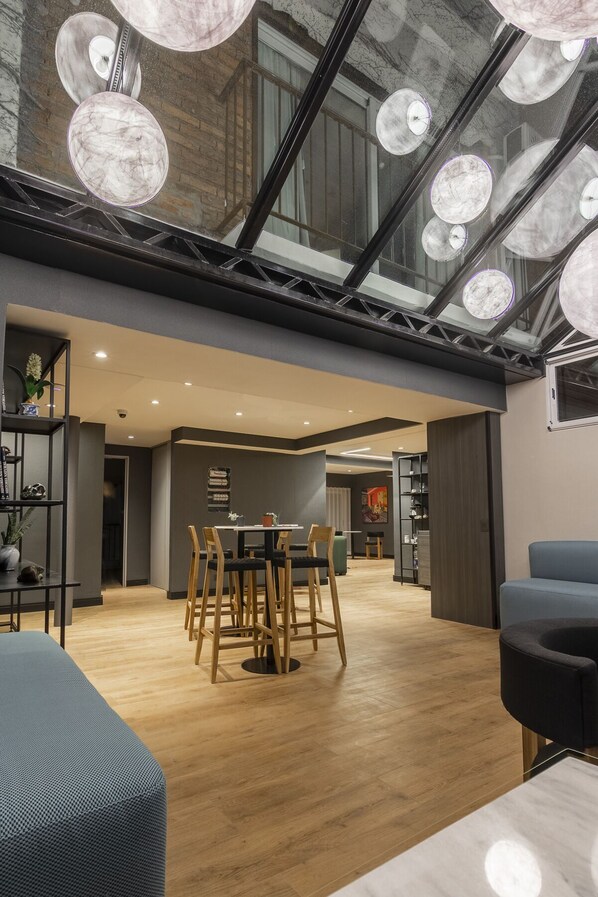 43-Zoll-LED-Fernseher mit Digitalempfang, Fernseher