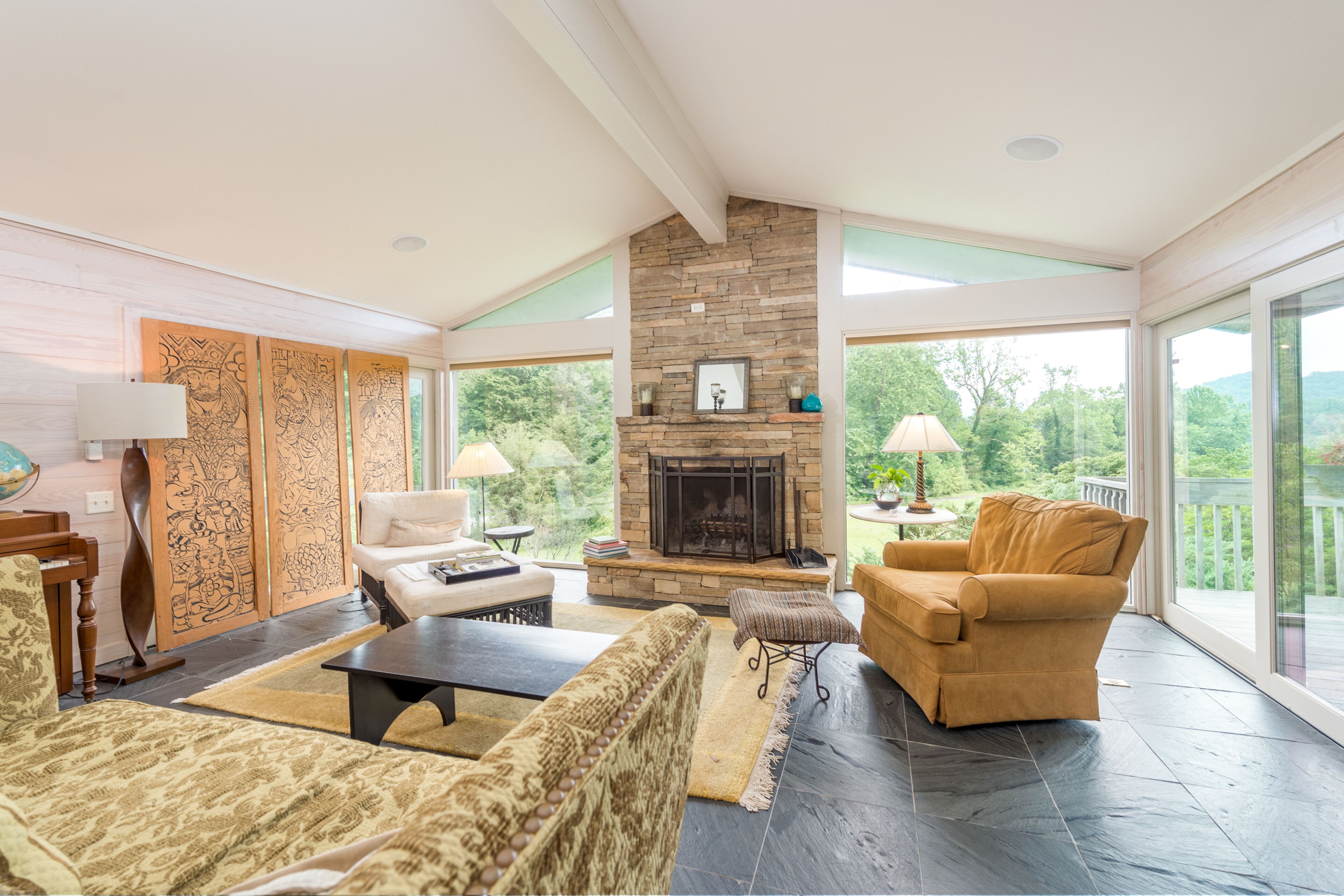 Charming home with deck, grill, fast WiFi, partial AC, & washer/dryer