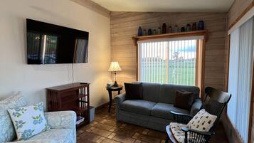 Smart TV, futbolito y tenis de mesa