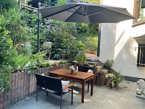 屋外ダイニングエリア
