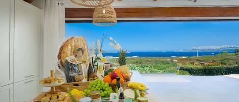 تناول الطعام بالخارج