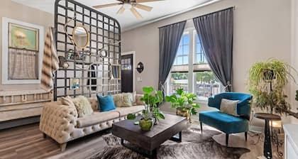 4 bdrm Condotel w/ Garage in Walker's Point
