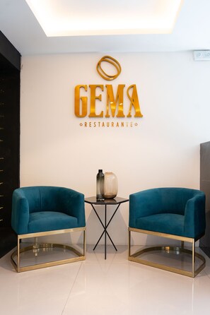 Breakfast served, Mexican cuisine