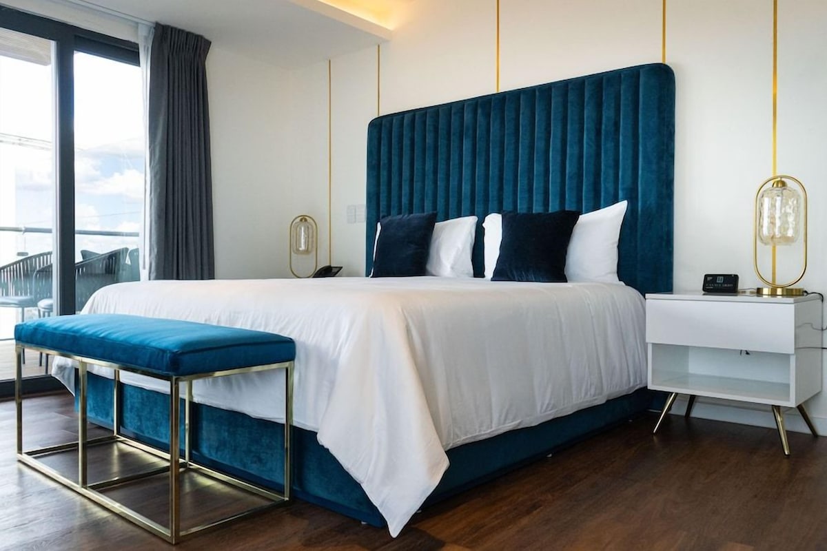 Literie de qualité supérieure, surmatelas, minibar