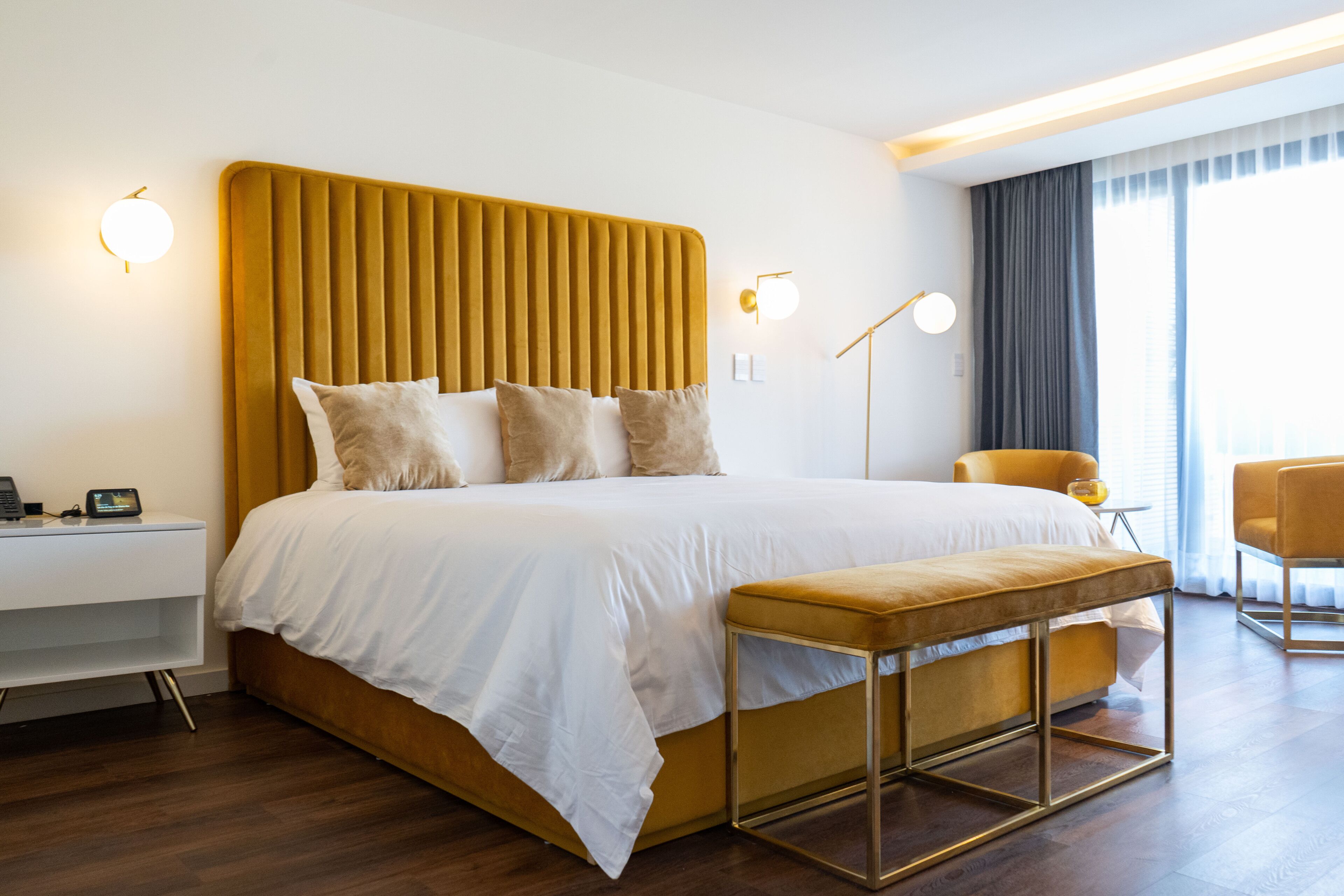 Master Suite | Ropa de cama de alta calidad, camas con pillow-top y minibar 