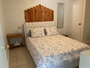 2 habitaciones, escritorio, tabla de planchar con plancha y wifi gratis