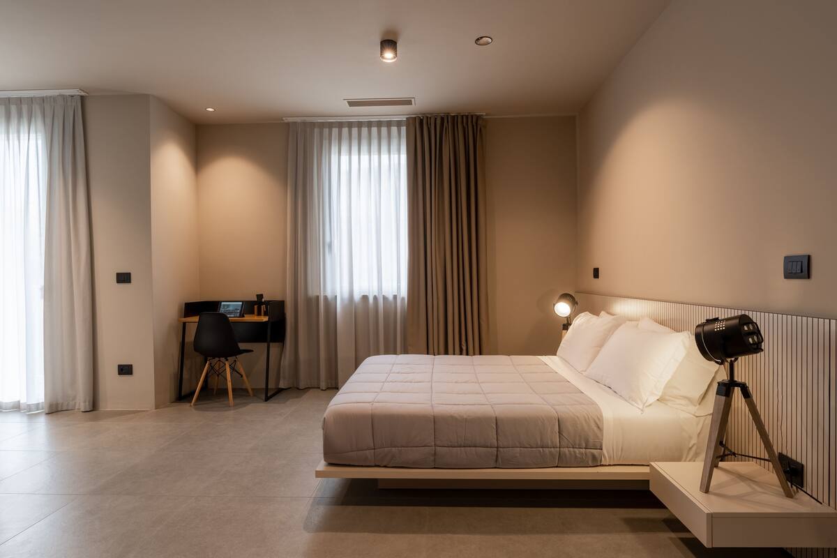 Junior-Vierbettzimmer | Daunenbettdecken, Betten mit Memory-Foam-Matratzen, Zimmersafe