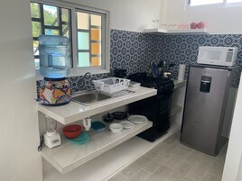 高级公寓 | 私人厨房 | 大冰箱、微波炉、炉灶、烤面包机