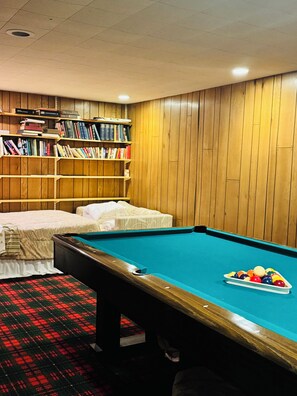 Spielezimmer