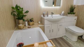 Cottage | Bathroom | Shower