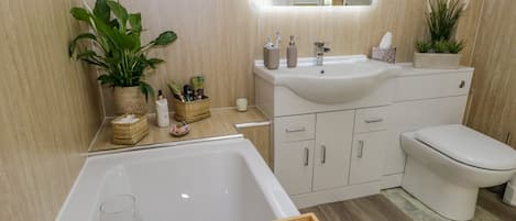 Cottage | Bathroom | Shower