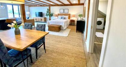 Serene Waterfront Studio in Downtown Portsmouth