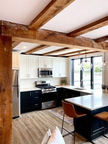 Serene Waterfront Studio in Downtown Portsmouth