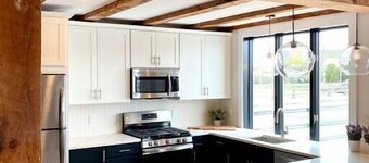 Serene Waterfront Studio in Downtown Portsmouth