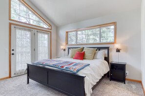 4 bedrooms, Internet, bed sheets