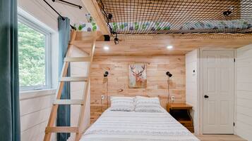 3 bedrooms, WiFi (free), bed sheets