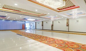 Banquet hall - Treebo Trip Hotel Zaarang (Lucknow)