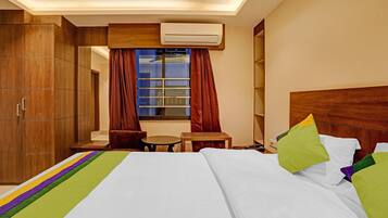 Standard Room | Desk, iron/ironing board