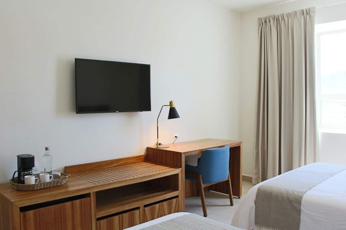 1 Schlafzimmer, hochwertige Bettwaren, Daunenbettdecken