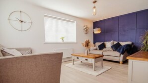 House, Multiple Beds | Living room - Woodpeckerway Luxury Stay With Hot Tub & Chef AUR (Hythe)